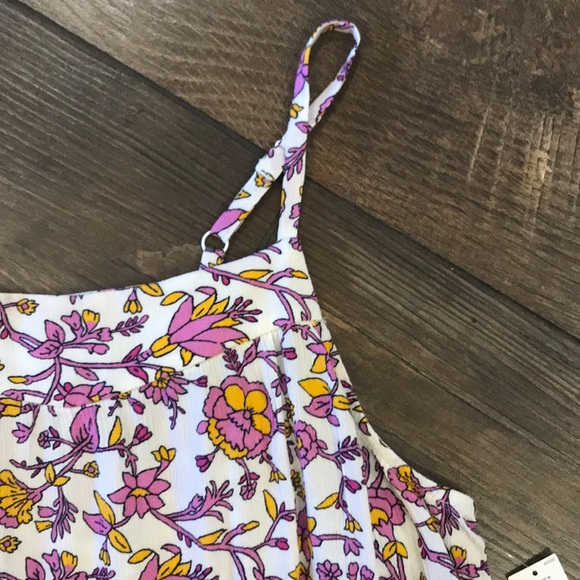 NWT Floral Print Top - Picture 3 of 5